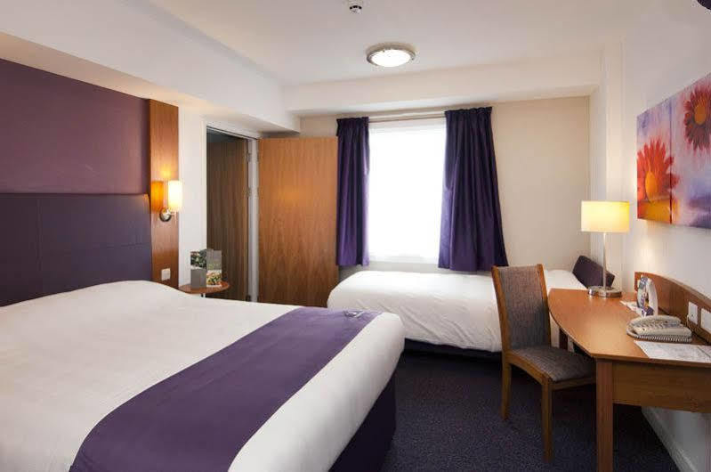 Premier Inn Birmingham City Centre Bridge Street Exterior foto