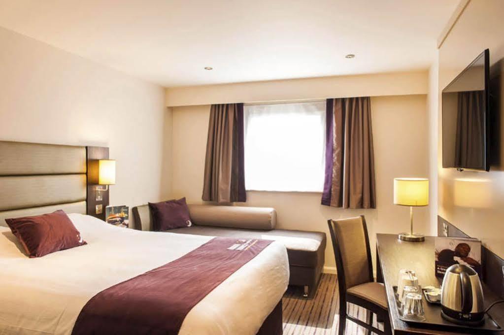 Premier Inn Birmingham City Centre Bridge Street Exterior foto
